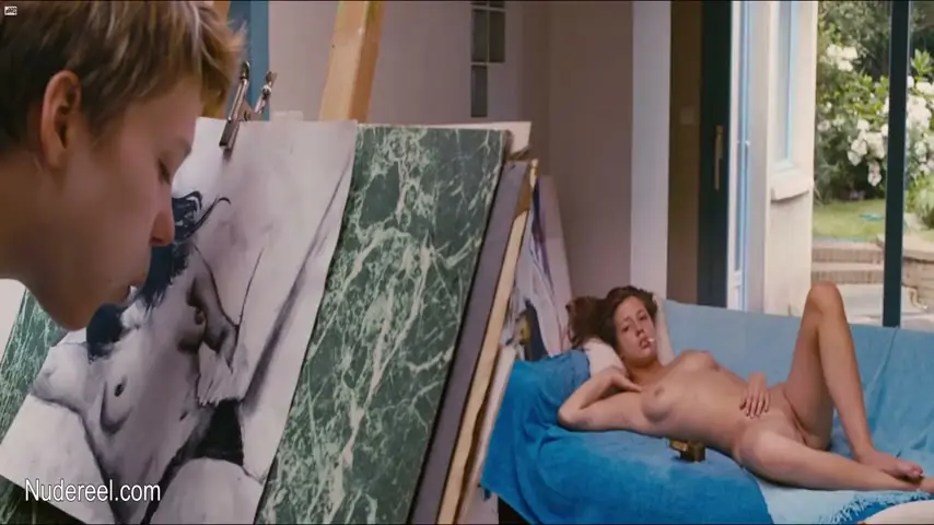 Blue is the Warmest Color (2013) Scene