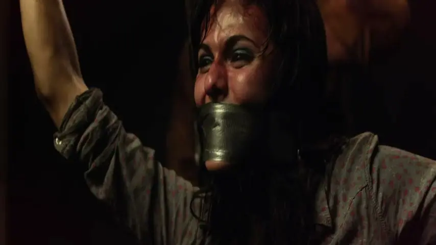 Texas Chainsaw (2013) Scene