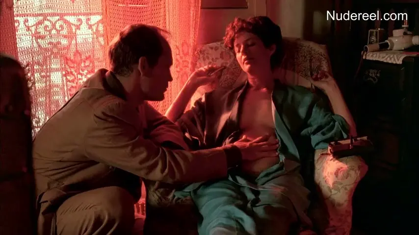 Debra Winger, Amina Annabi in The Sheltering Sky (1990) Scene