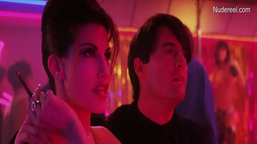Elizabeth Berkley, Rena Riffel in Showgirls (1995) Scene