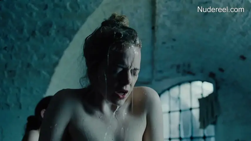 Emma Stone in The Favourite (2018) Scene
