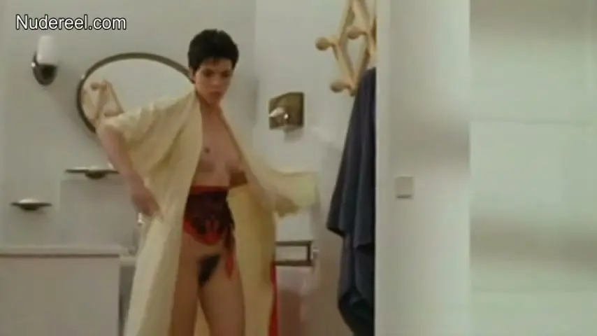 Cours prive (1986) Scene
