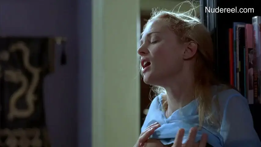 Heather Graham in Killing Me Softly (2002) Scene