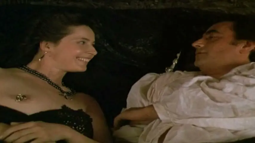 Dames Galantes (1990) Scene