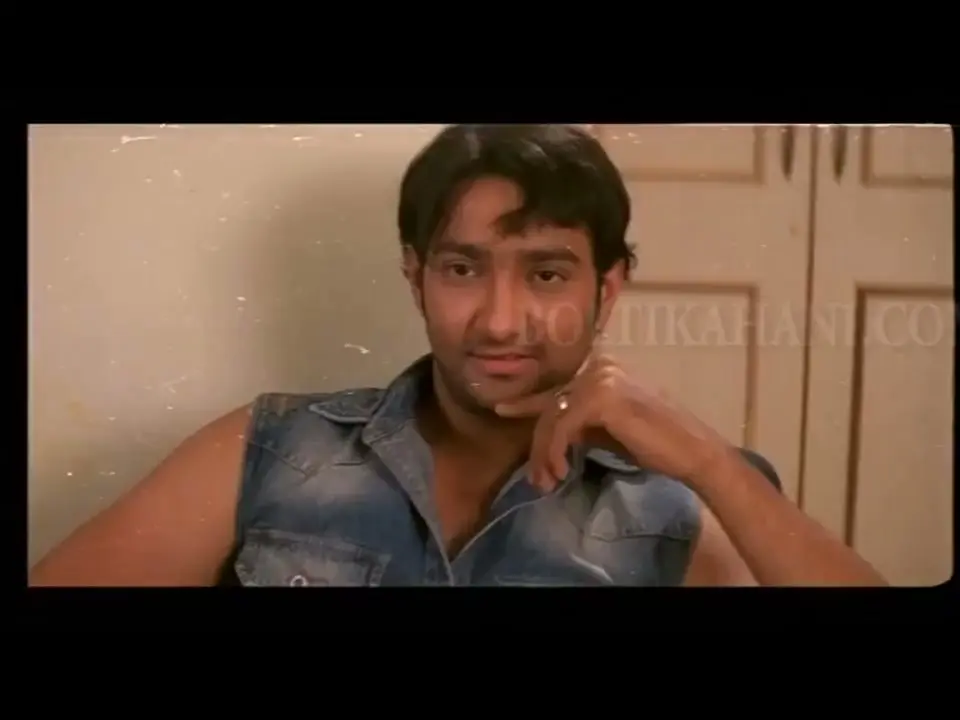 Karishma, Tanveer in The Real Dream Girl (2005) Scene