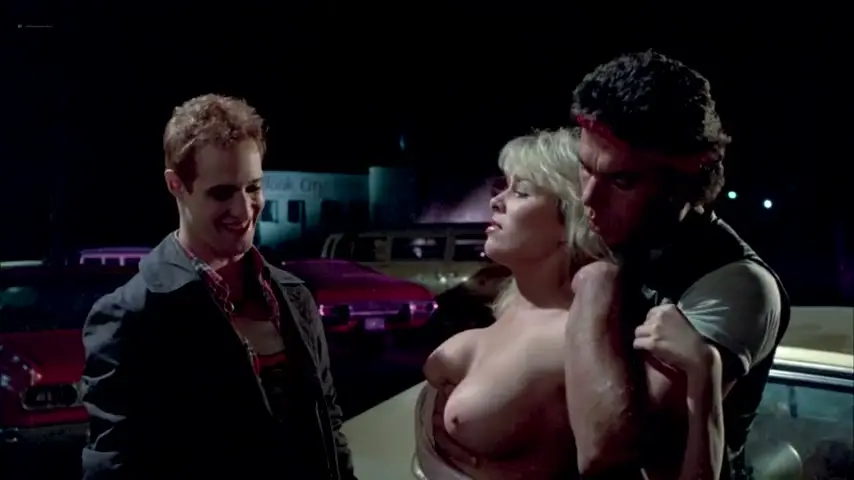 Linda Blair, Linnea Quigley, Suzee Slater, etc in Savage Streets (1984) Scene