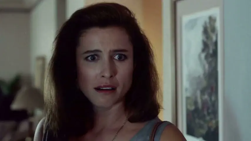 Mimi Rogers, Rebekka Armstrong in Hider in the House (1989)
