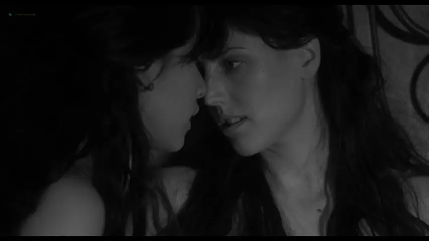 Elisa y Marcela (2019) Scene