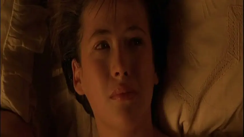 Firelight (1997) Scene