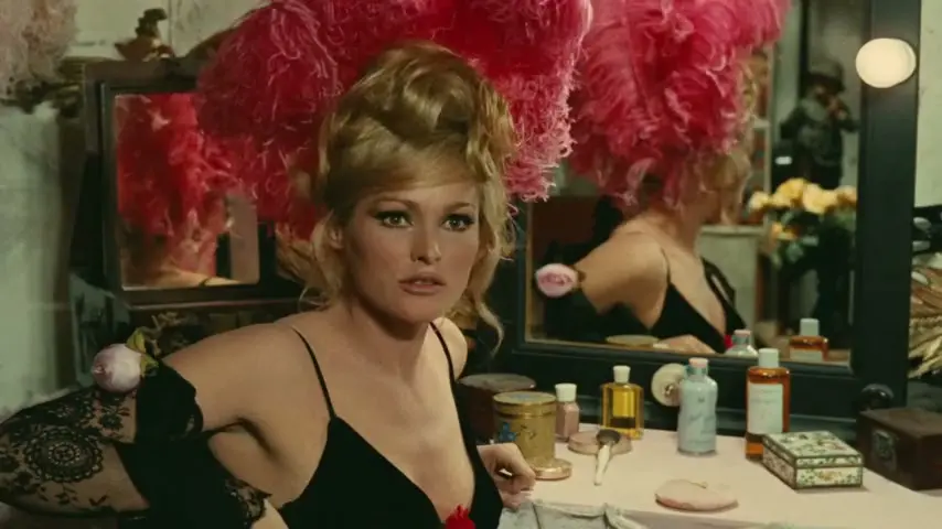 Up to His Ears (Les tribulations d'un Chinois en Chine) Scene