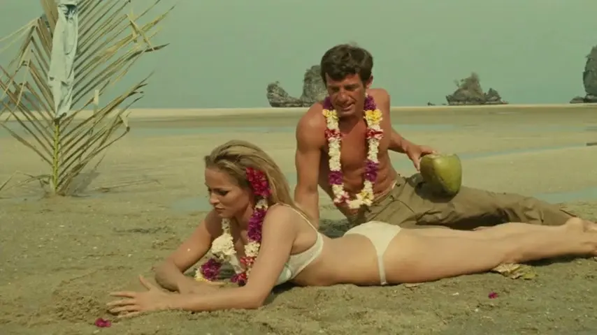 Up to His Ears (Les tribulations d'un Chinois en Chine) Scene