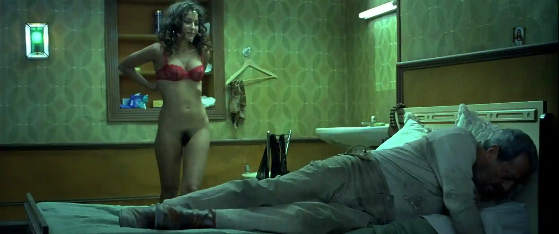 Yoima Valdes Nude in 800 balas (2002) Thumb